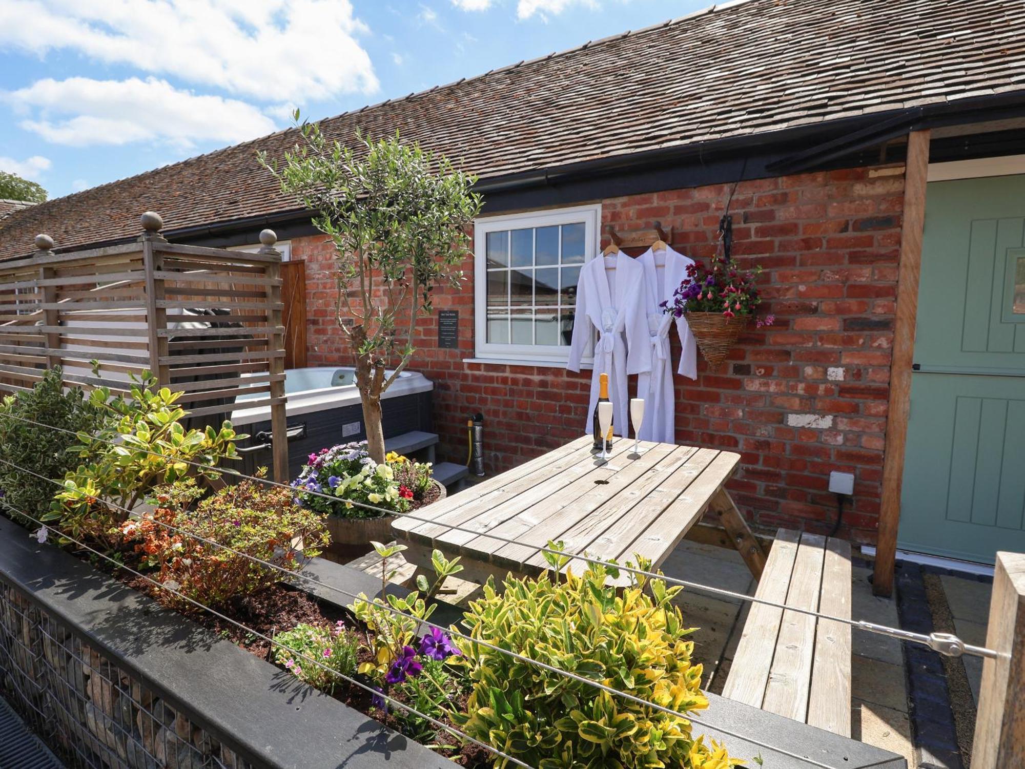 The Hay Barn Chester Exterior foto